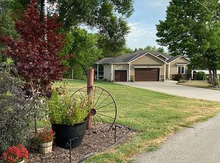 900 Kellogg Rd, Pleasant Hill, MO 64080