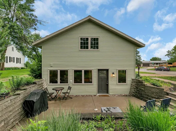 122 4th St S, Sauk Centre, MN 56378