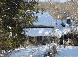 11 Middle Rd, Crown Point, NY 12928