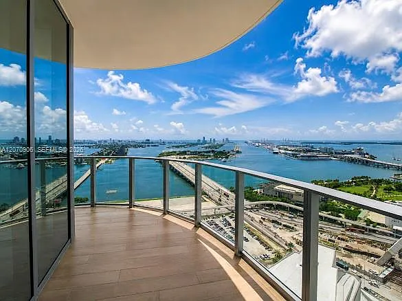 1400 Biscayne Blvd #3401 — Photo 23