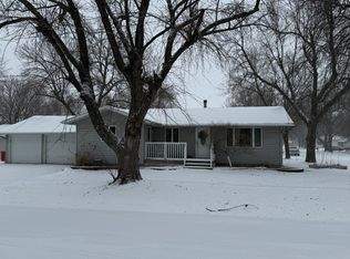 208 4th St NE, Fulda, MN 56131