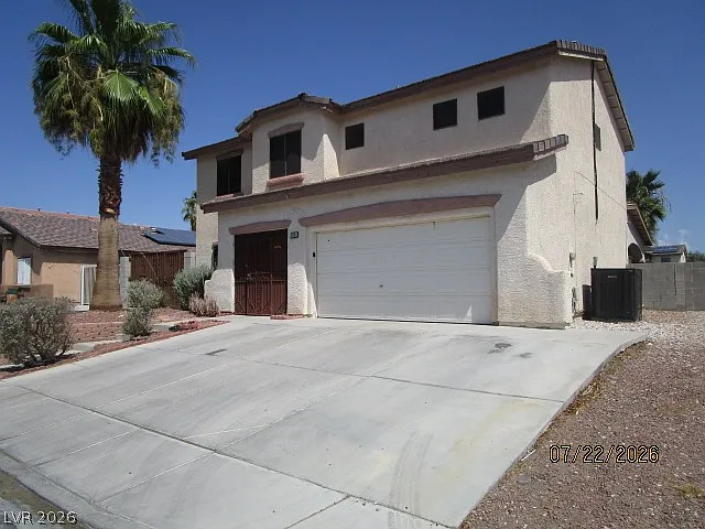 4 bed, 3.0 bath, 1770 sqft, $2,380 — Photo 2