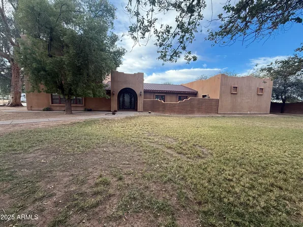 667 E PONY Lane, Gilbert, AZ 85295