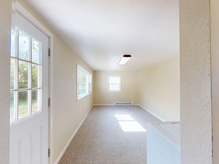 2525 S Clayton St — Photo 8
