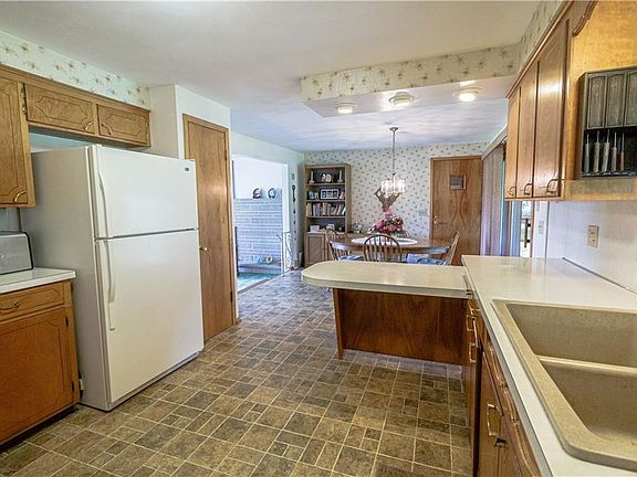 5th image of 613 Bellaire St
