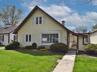 26 Garden Dr, Montgomery, IL