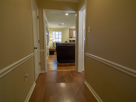 5th image of 253 Bay Park Dr