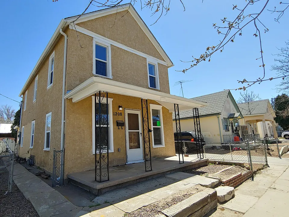 1208 Taylor Ave