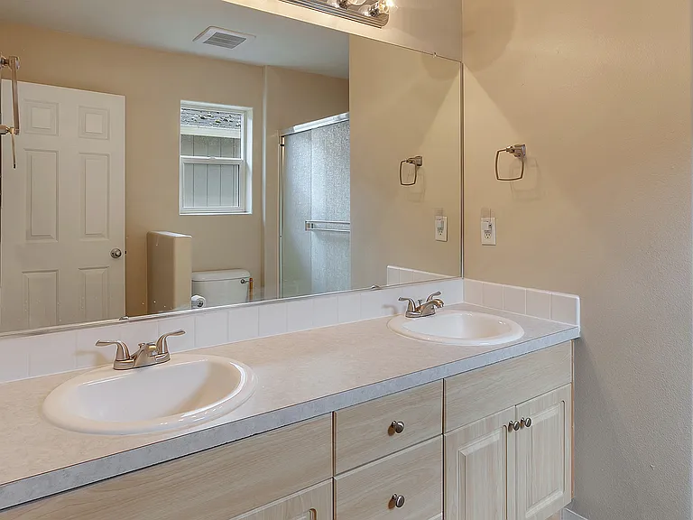 9817 N Clarendon Ave — Photo 13