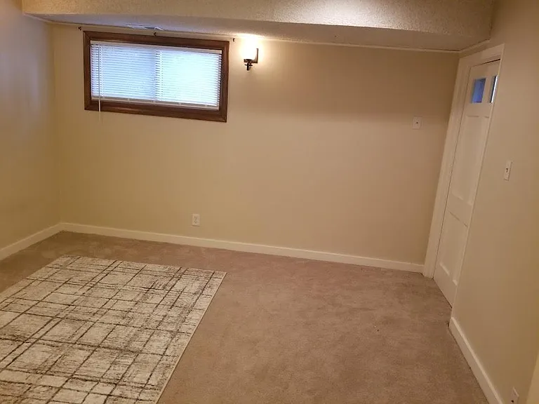 3412 S Elm St — Photo 16