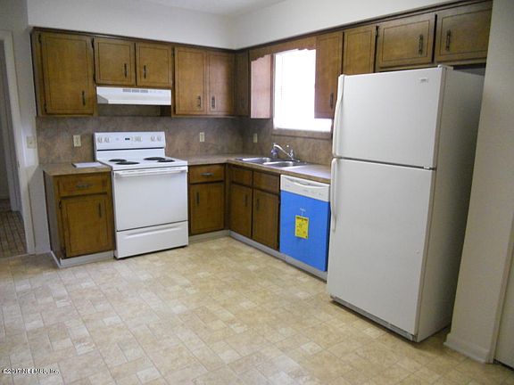 5th image of 3387 Laurel Grv N