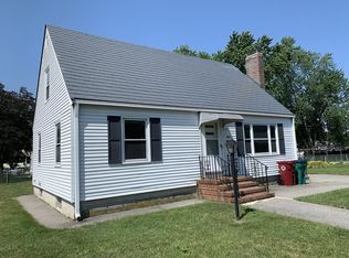 143 Felton St, Lowell, MA 01852