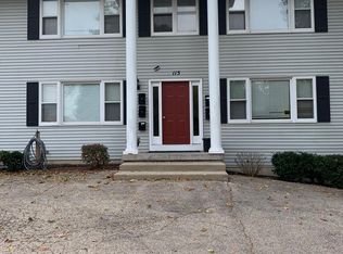 115 Beachway Dr APT B, Fox River Grove, IL 60021
