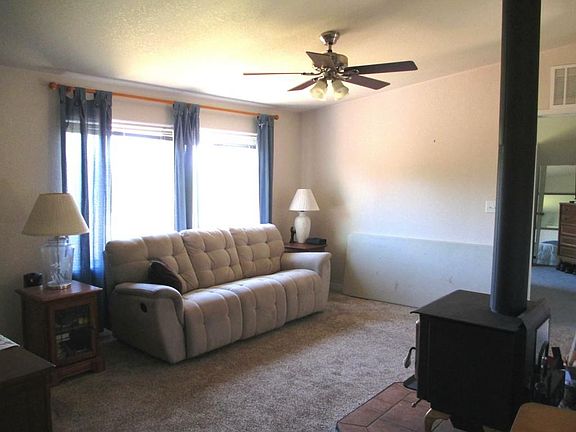 3rd image of 22608 Cedarview Dr E