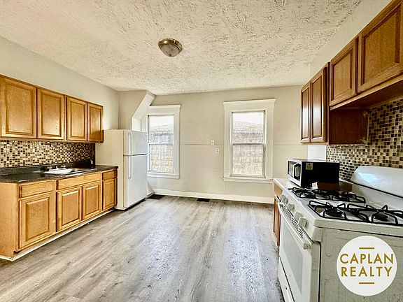2nd image of 10 Salem St #O1