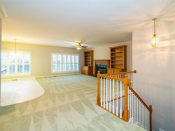 2nd image of 842 Clay Ave