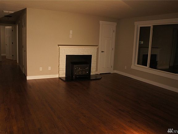 3rd image of 4411 94th Pl NE