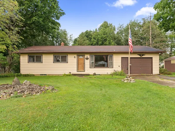 68917 Claire St, Edwardsburg, MI 49112