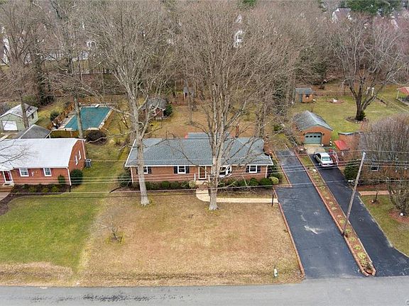 4th image of 3309 Merkner Dr