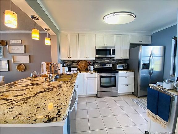4th image of 7380 S Ocean Dr #718A