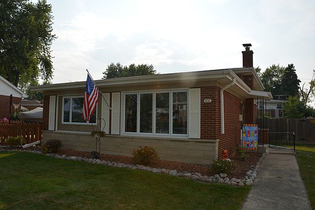 1st image of 410 N Arquilla Dr
