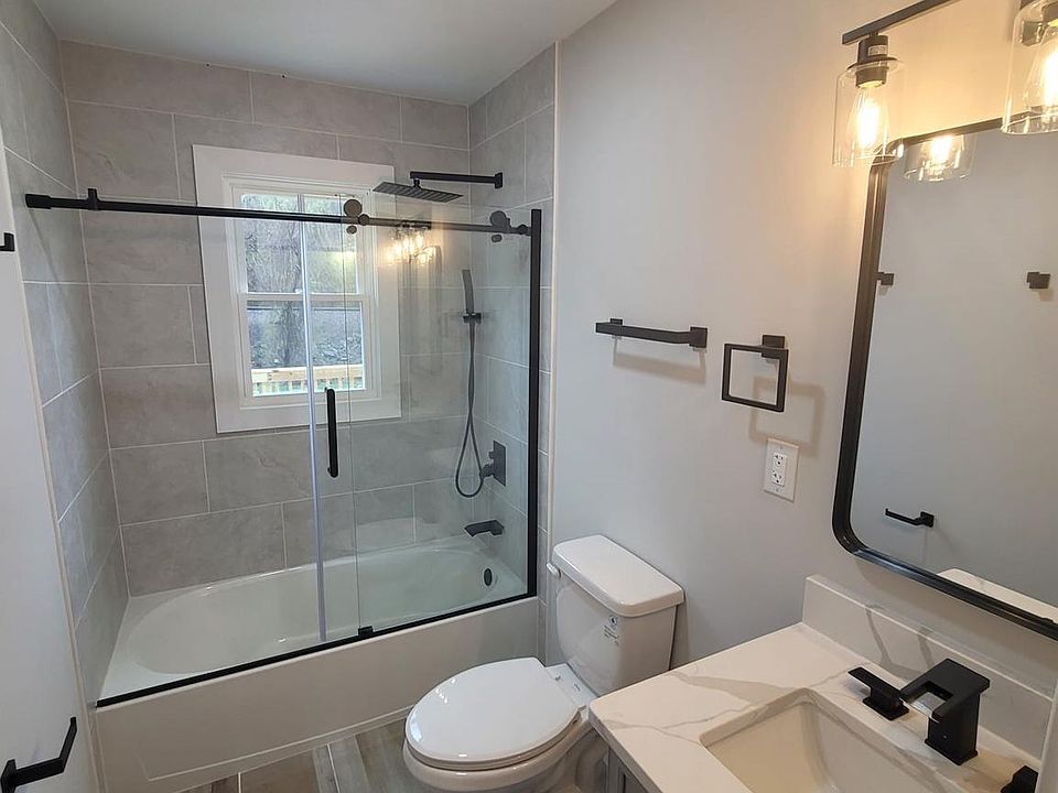 2nd image of 9402 Scarlet Oak Dr