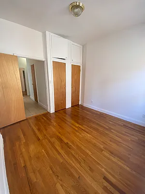 Rented by Peter R. Hungerford, LREB | media 22