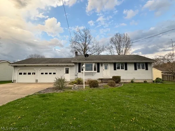 5011 Bate St, Newton Falls, OH 44444