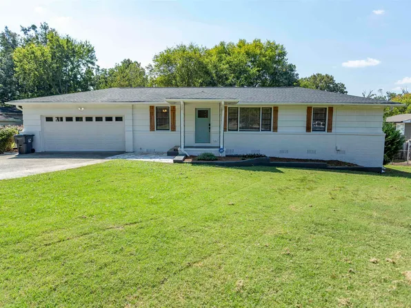 101 5th Pl, Pleasant Grove, AL 35127