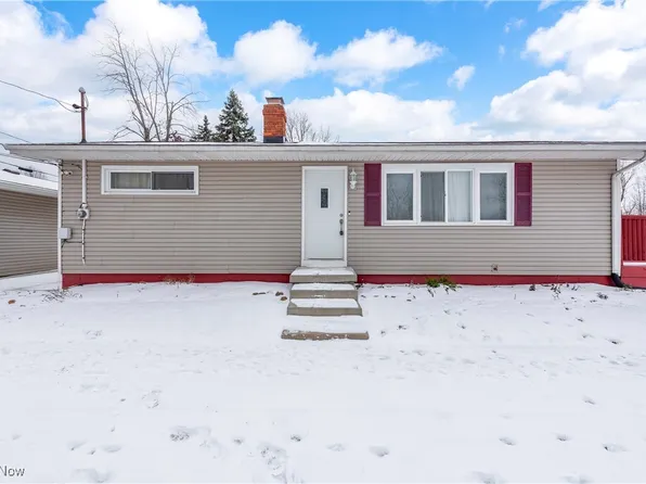 801 Howell St, Sheffield Lake, OH 44054