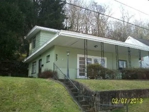 927 Woodhaven Dr, Charleston, WV 25387