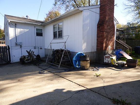 4th image of 816 N Powahatan Dr