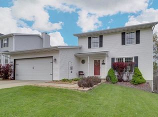 33 Edgewood Ct, Bloomington, IL 61701