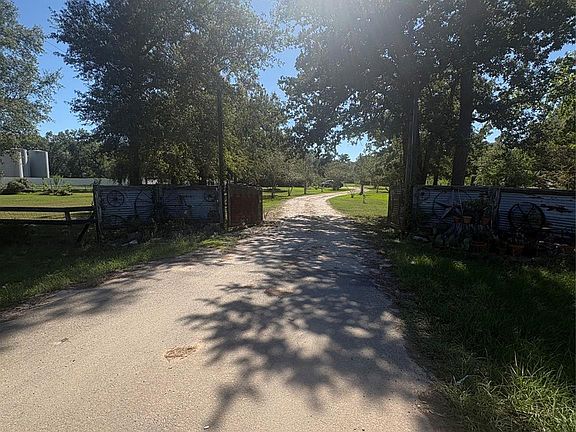 2nd image of 18424 Fm 1485 Rd