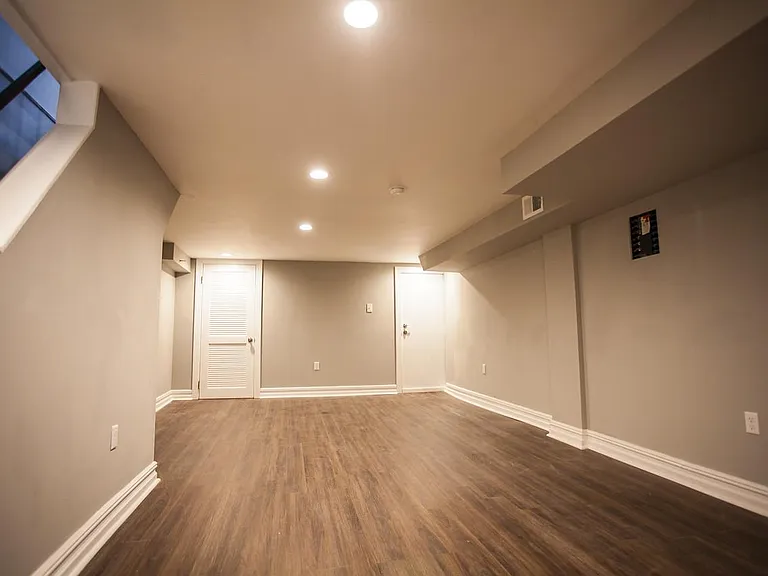 5837 Woodcrest Ave — Photo 11