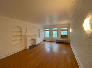 6305 N Washtenaw Ave, Chicago, IL 60659