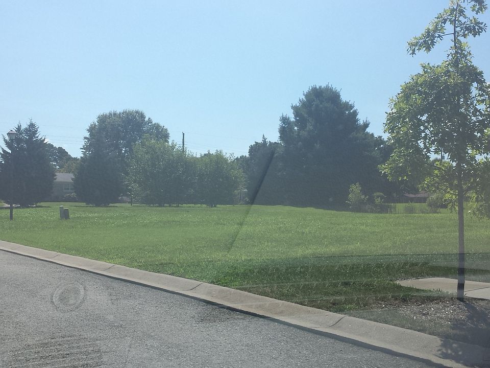 2nd image of 49 Dewitt Dr