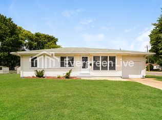 2 Norine Ct, Florissant, MO 63031