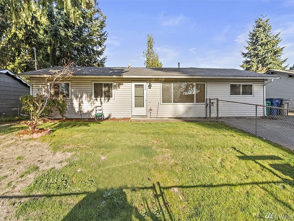 1st image of 1312 28th Pl SE