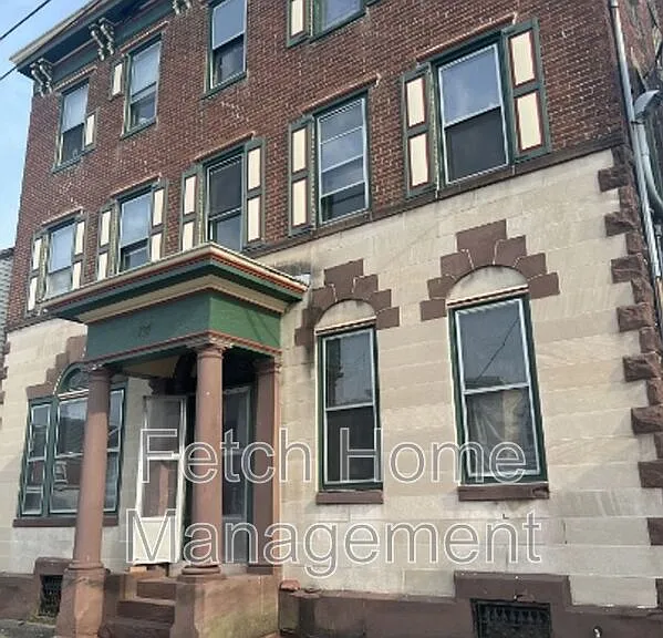 107-109 E Main St #3 — Photo 1