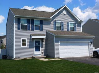 75 Cross Country Dr, Baldwinsville, NY 13027