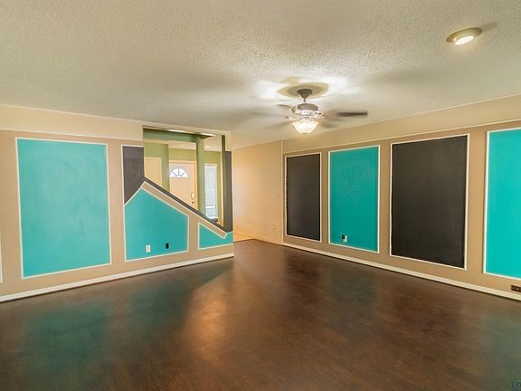 3rd image of 1105 Towne Lake Dr