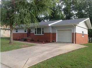 705 E Tretter Park Dr, Fort Branch, IN 47648