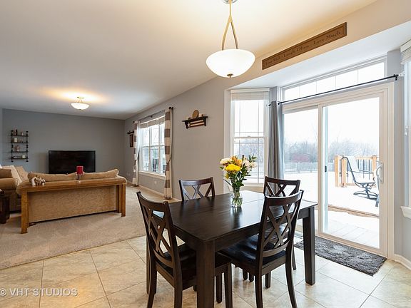 5th image of 175 Cambridge Dr
