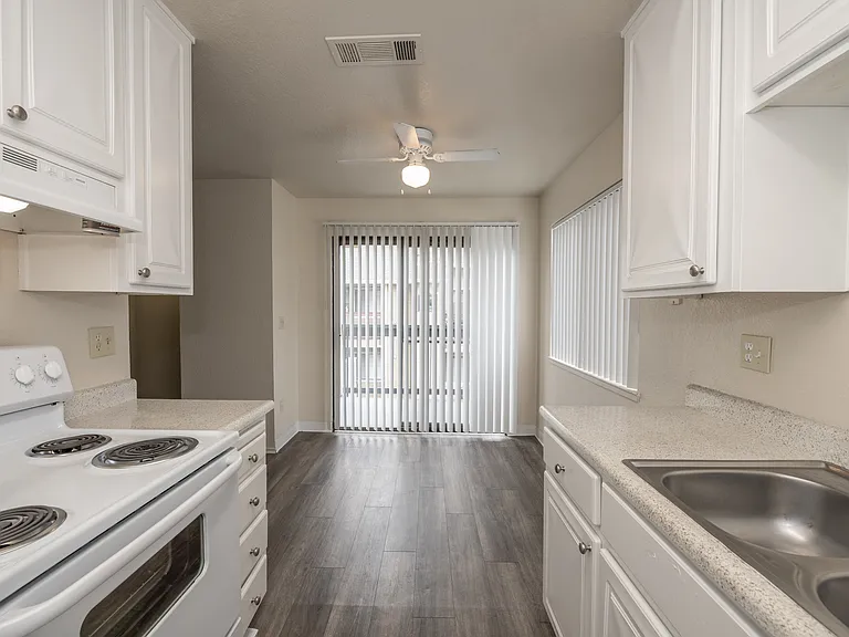 Riverstone — Photo 14