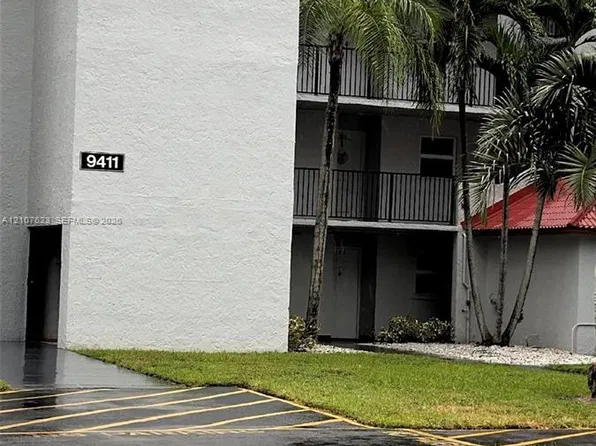 9411 Evergreen Pl APT 407, Davie, FL 33324