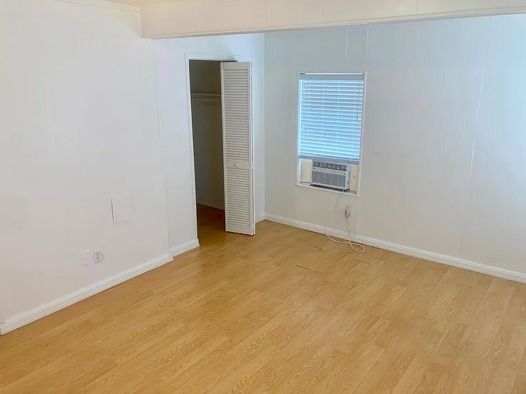 6927 Avenue O — Photo 3