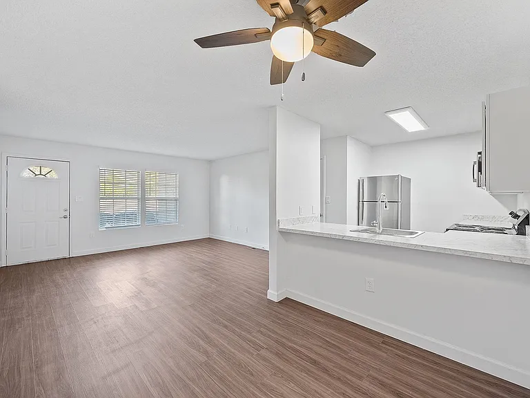 Apartments at Urbana — Photo 66