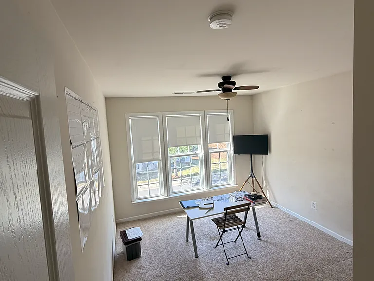 2426 Royal York Ave — Photo 10