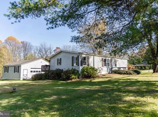 707 Georgetown Rd, Ronks, PA 17572